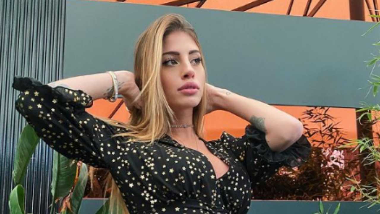 Chiara Nasti e la richiesta ai follower: "Volete farlo con me?". Instagram impazzisce