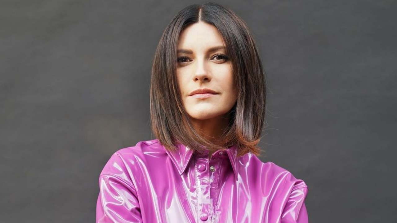 Laura Pausini mostra il meglio dell'estate attraverso una serie di foto