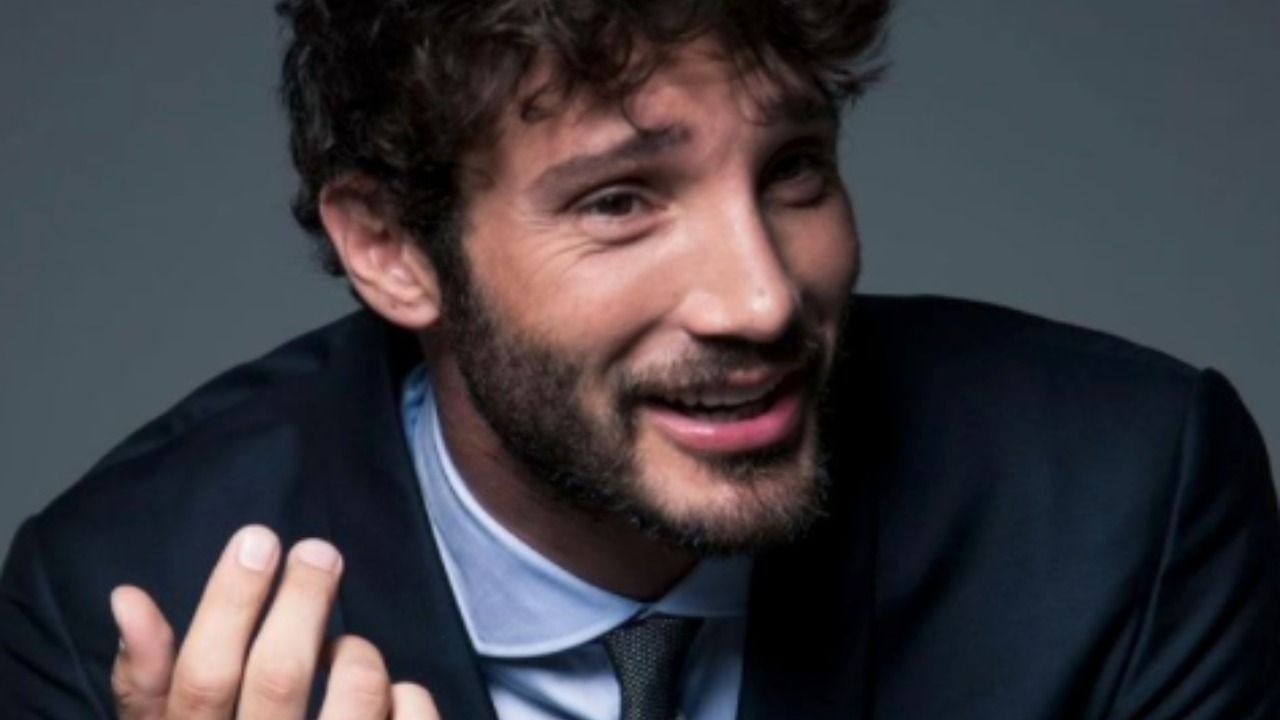 Stefano De Martino conteso tra due realtà televisive: scelta ineccepibile