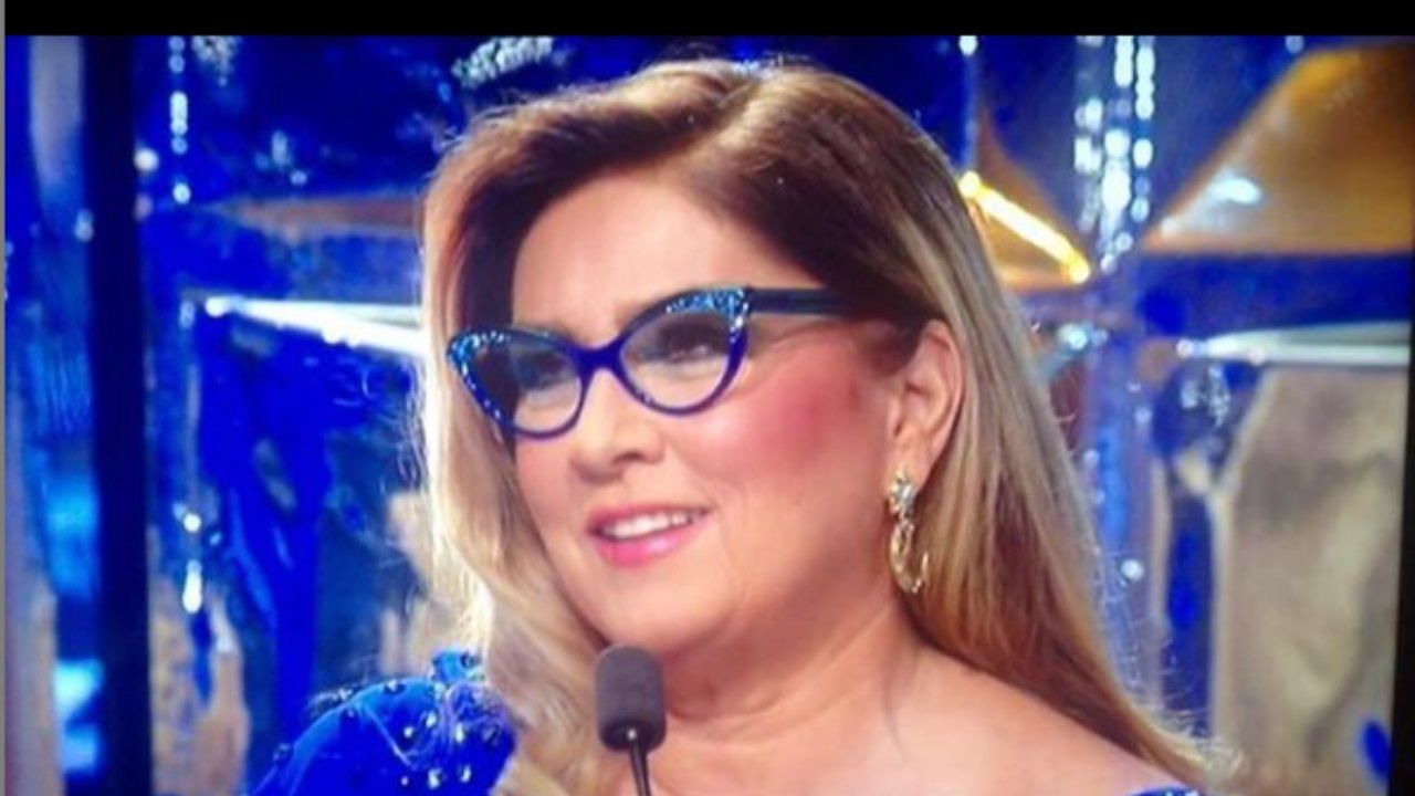 romina power sorride