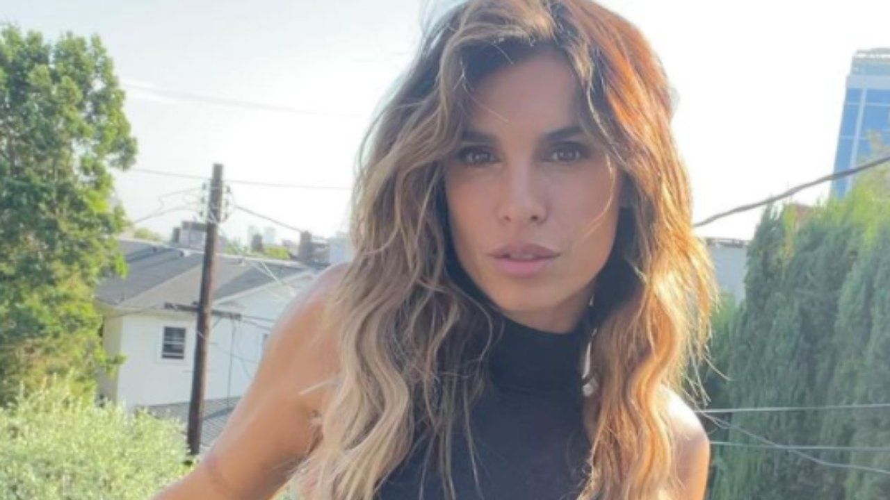 Elisabetta Canalis, serata a lumi di candele con il suo LUI preferito. Non è il marito FOTO