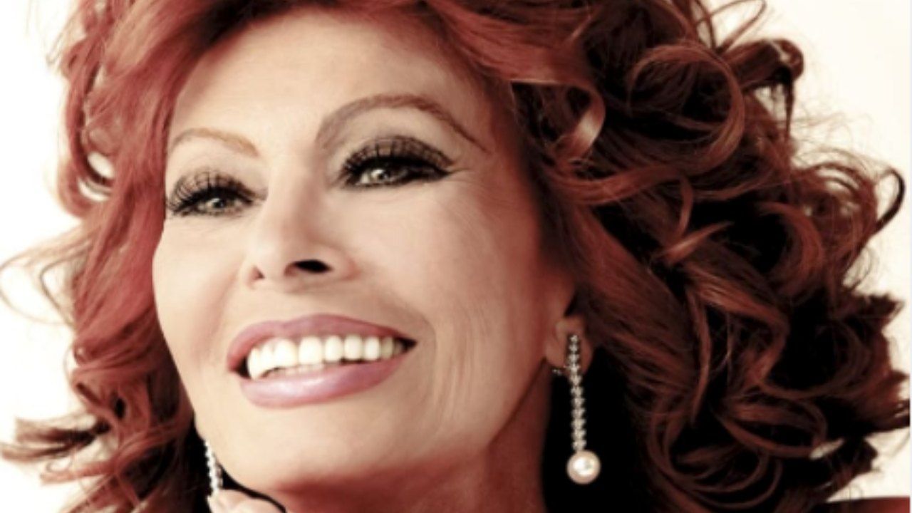 Sophia Loren, l'omaggio in FOTO per festeggiare il grande giorno: fan in delirio