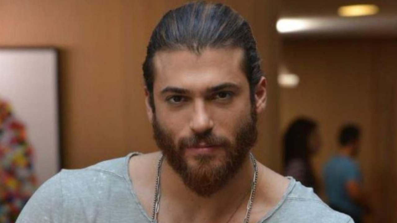 Can Yaman (Facebook)