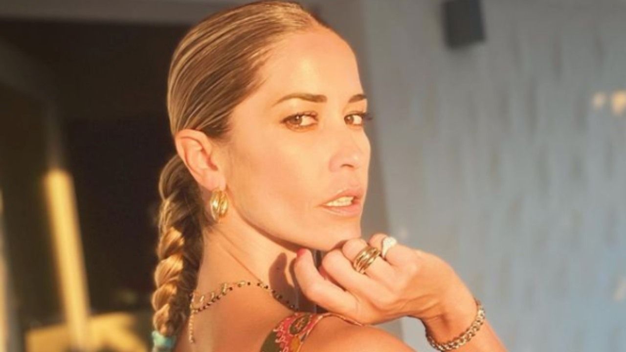 Elena Santarelli, l'outfit che scatena la passione dei fan: "Che spettacolo" - FOTO