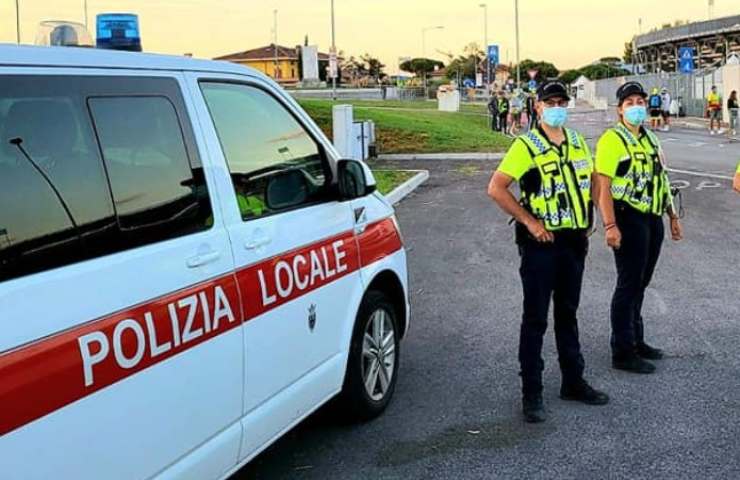 Polizia locale (Facebook)