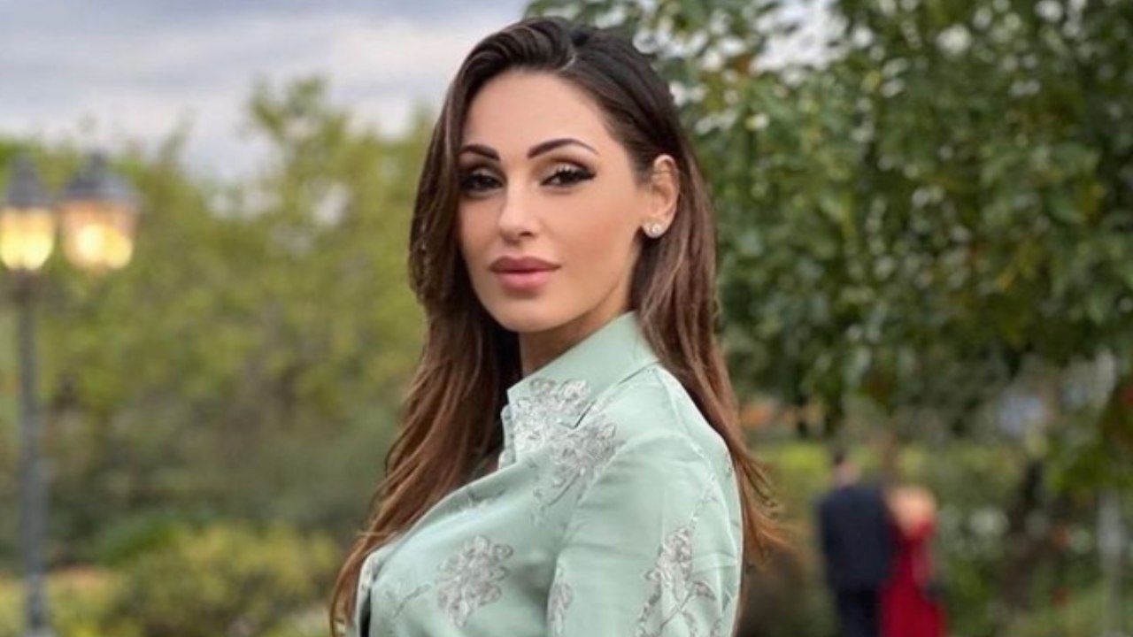 Anna Tatangelo, che splendore: "Sei il nostro miglior risveglio" - FOTO