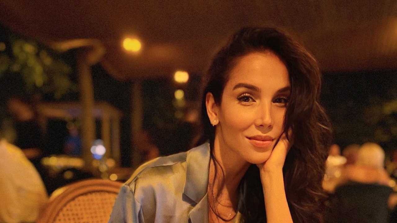 Paola Di Benedetto splende di una nuova luce: la sensualità che infiamma il web - FOTO