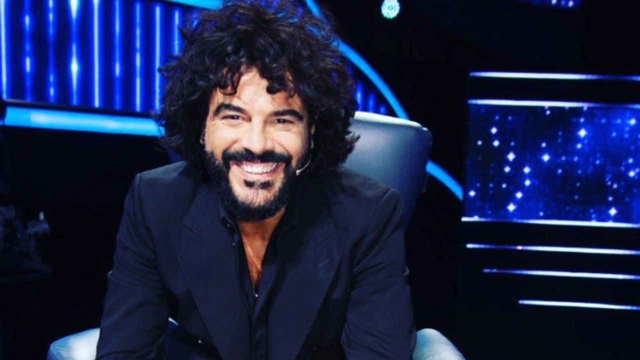 Francesco Renga pensa sempre solo a LEI: "Finalmente è tornata con me" - VIDEO