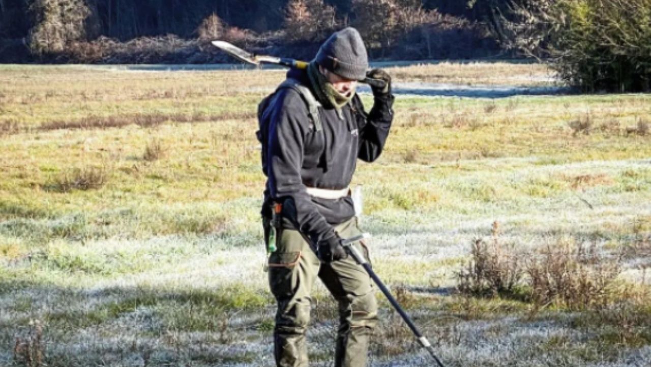 metal detector (instagram)