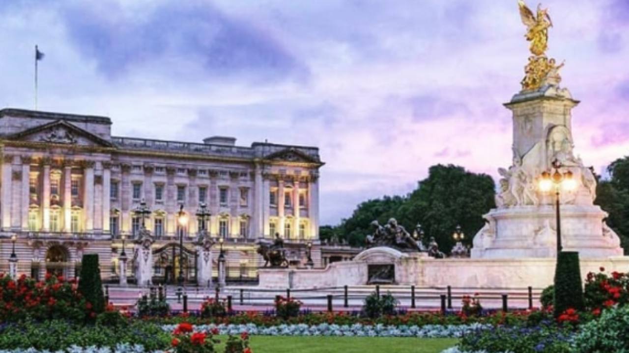 Buckingham Palace (Instagram)