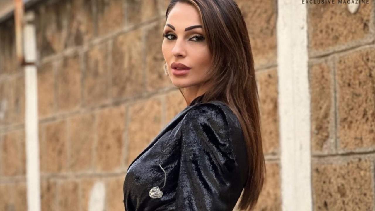 Anna Tatangelo schernita