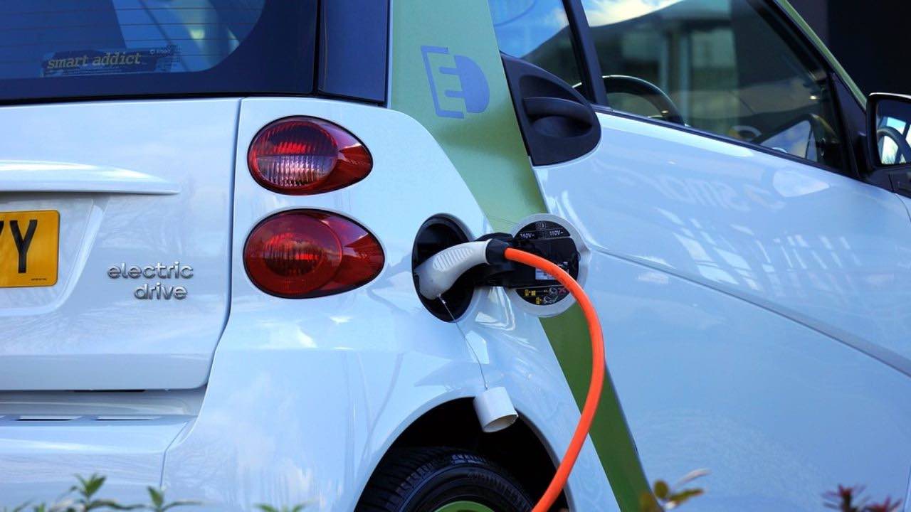 Auto elettriche punti di ricarica