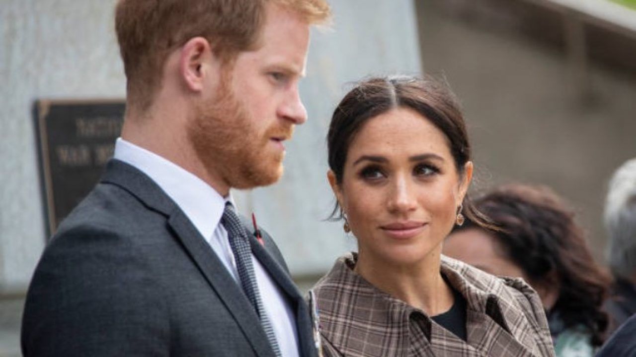 Harry e Meghan bacio