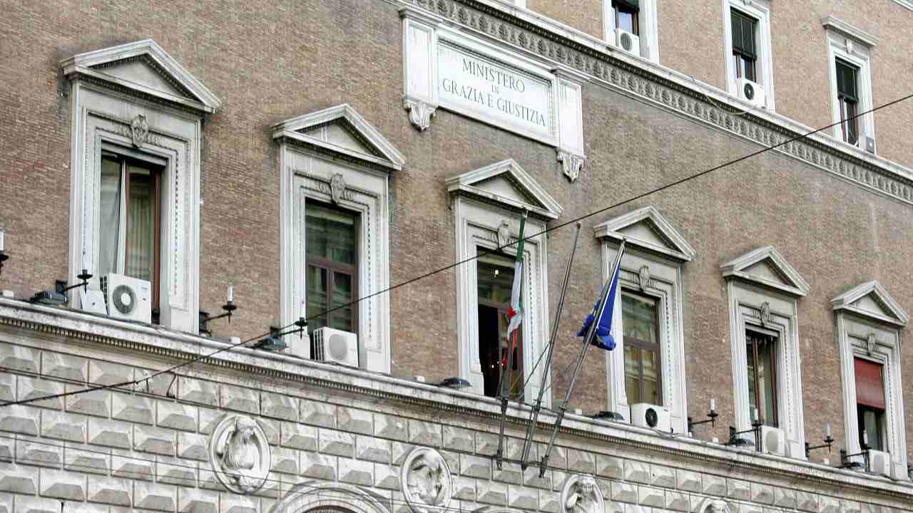 Ministero Della Giustizia, I Nuovi Bandi Di Concorso Per Migliaia Di ...