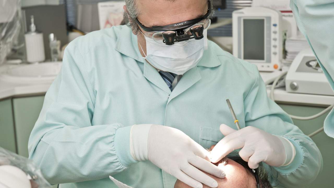 Denti del giudizio studio medico