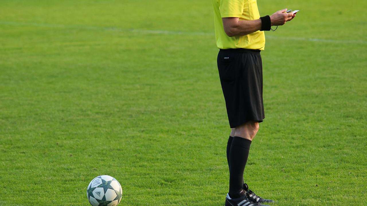 Arbitro tifosi calciatori