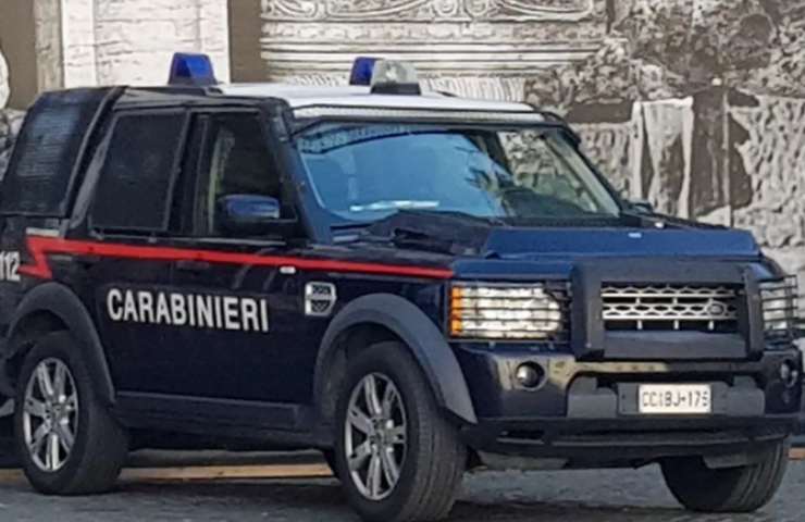 Auto incidente Carabinieri