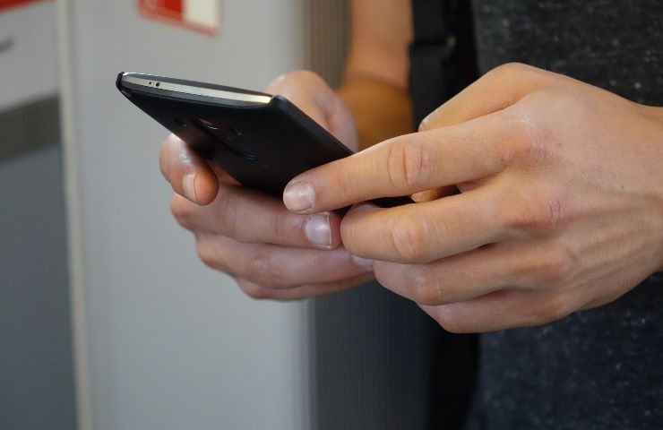 Smartphone cosa rischiano bambini troppo connessi risultati