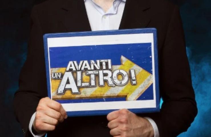 Avanti un altro logo